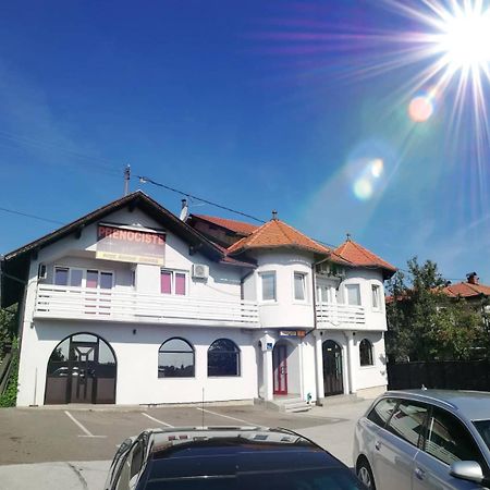 Hotel Prenociste Samir Gradacac Zewnętrze zdjęcie