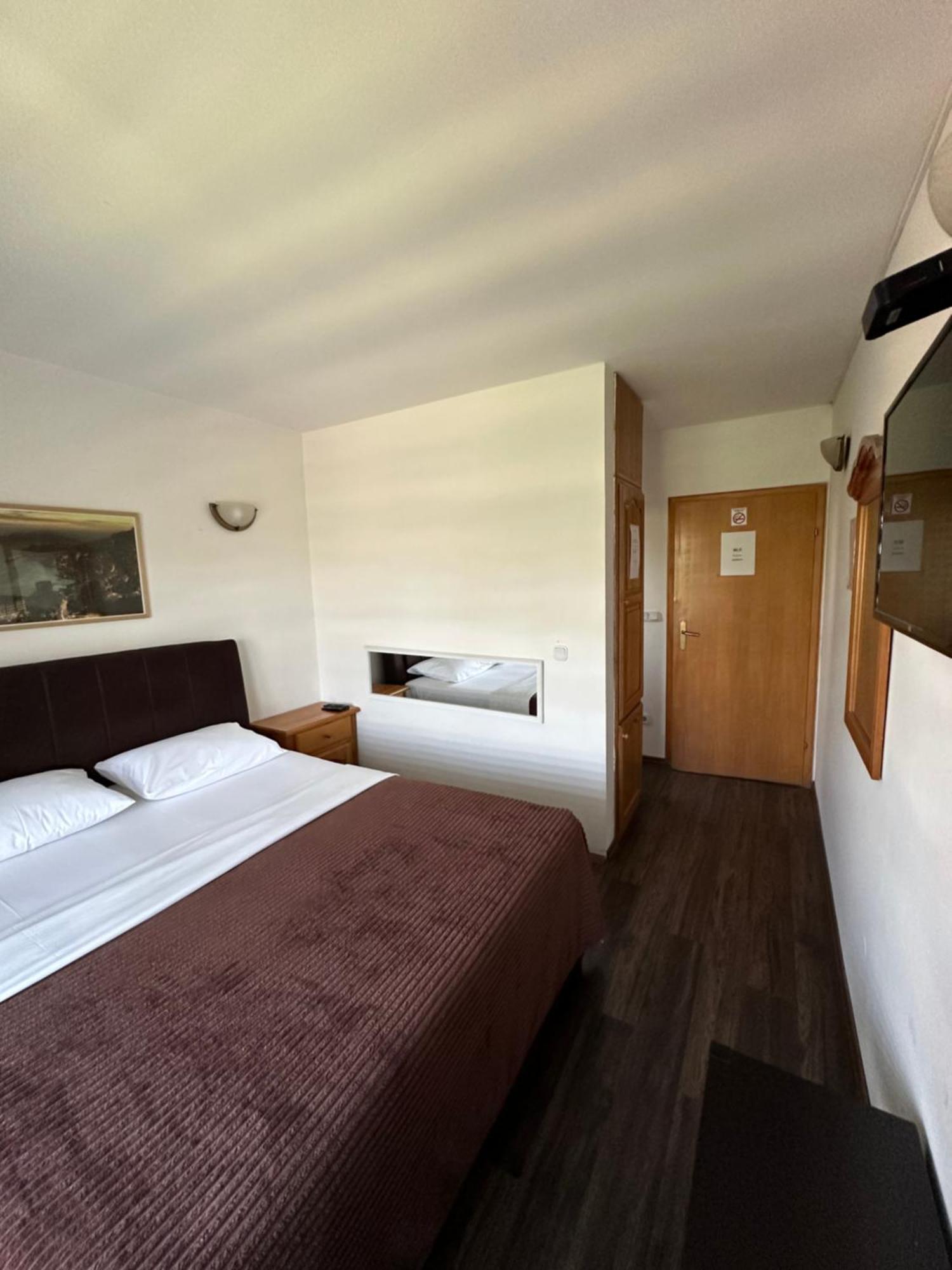 Hotel Prenociste Samir Gradacac Zewnętrze zdjęcie